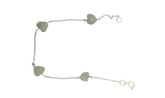 pulseira de prta com pedraria natural formato coração verde